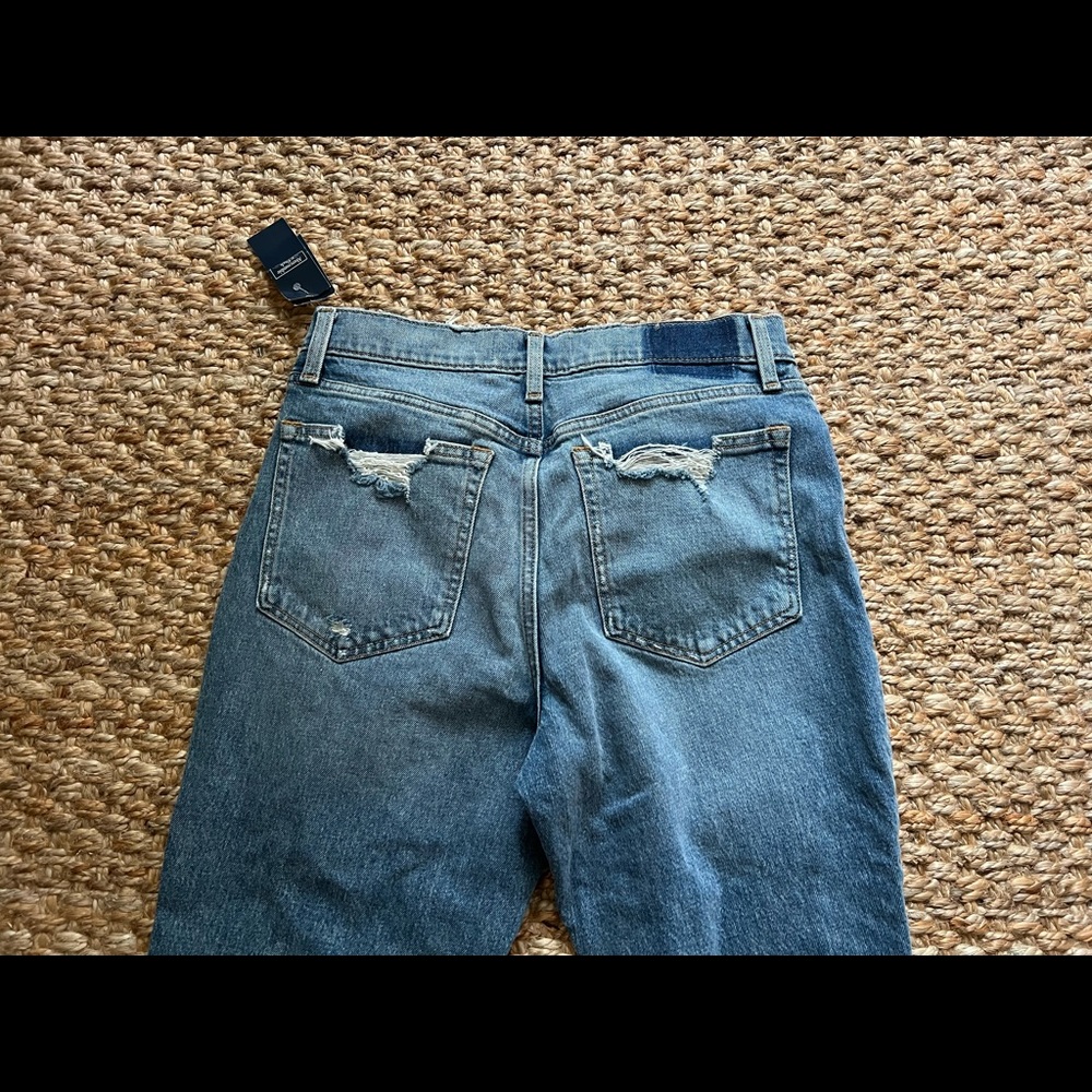Abercrombie High Rise Mom Jeans - Picture 5 of 9